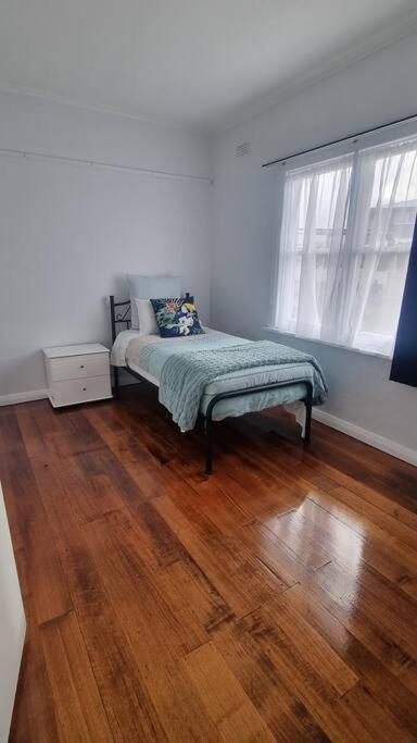 3 Bedroom Art Deco With Modern Features Apartment Burnie