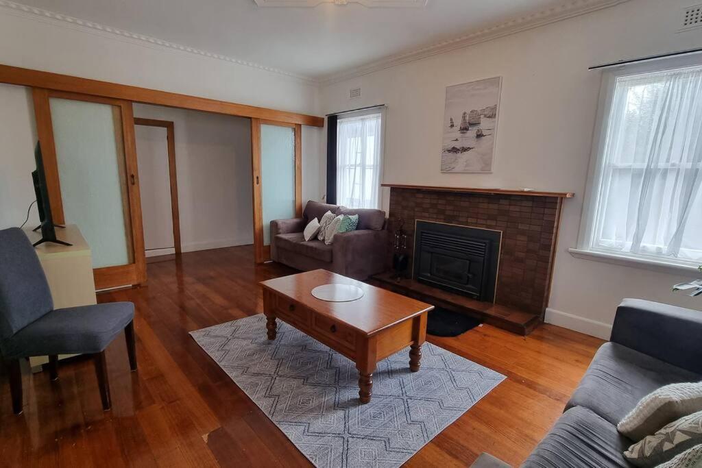 3 Bedroom Art Deco With Modern Features *