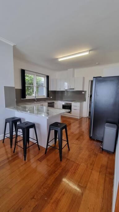 3 Bedroom Art Deco With Modern Features *