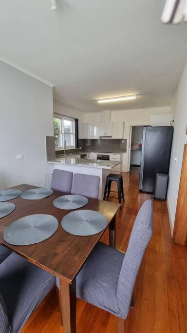 3 Bedroom Art Deco With Modern Features Apartment Burnie